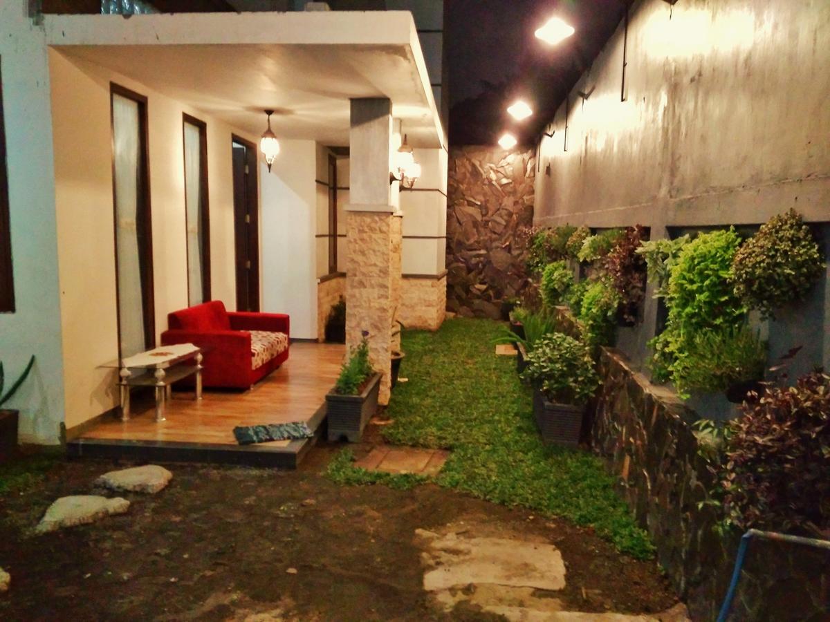 Hostel Omah Etan Batu Batu  Exterior foto